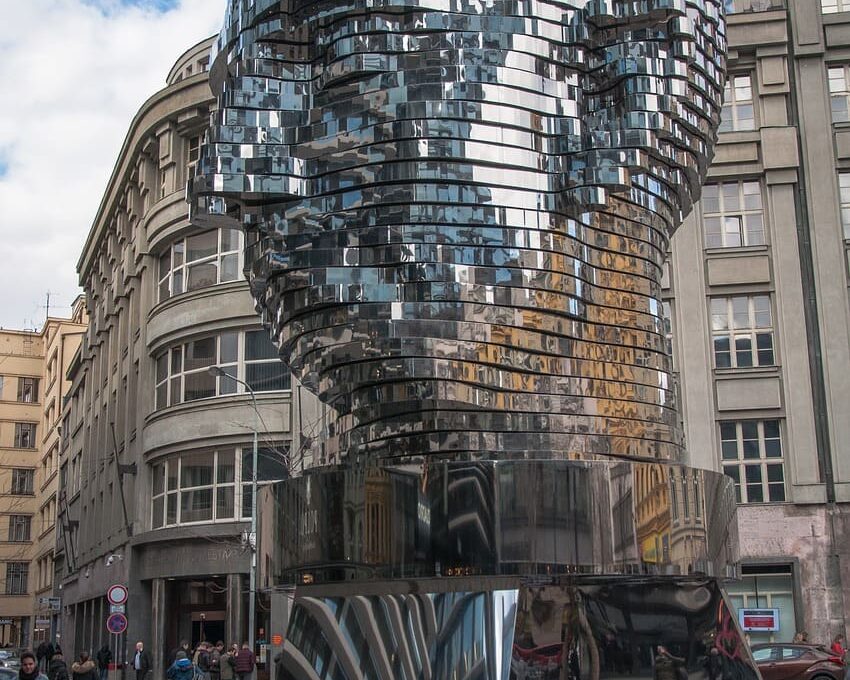 sculpture-kafka head